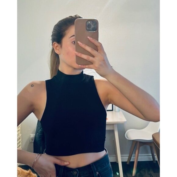 Group Babaton sinchseamless mockneck ribbed crop tank XS - Picture 2 of 2